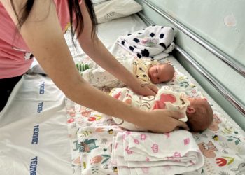 В Институте матери и ребенка родились 9 пар близнецов и двойняшек | FOTO