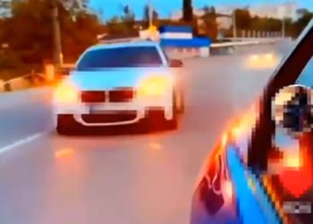 Două BMW-uri s-au luat la întrecere prin Orhei. Unul din șoferi a ajuns pe mâna oamenilor legii