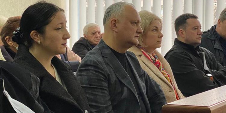Ședința de judecată în dosarul certificatului medical ce ar fi fals, de care este învinuit Igor Dodon, amânată din nou. Cum comentează decizia fostul șef de stat | VIDEO