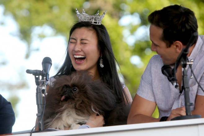 Povestea extraordinară a lui Scooter, desemnat „cel mai urât câine din lume”. Imaginile unui concurs inedit și cu mesaj puternic | FOTO