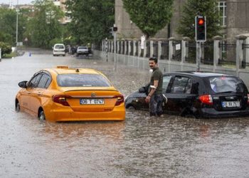 Inundații severe în capitala Turciei: Străzile din Ankara s-au transformat în adevărate râuri | VIDEO