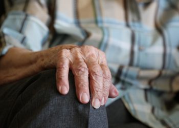 A rămas fără 8 000 de lei: Un bătrân din raionul Călărași, înșelat de un individ care s-a dat drept reprezentant al unei instituții medicale | VIDEO