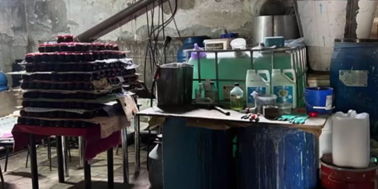 Afacere clandestina cu detergenți, gemuri și murături, deconspirată la sectorul Ciocana din Capitală. Ce pedeapsă riscă suspecții | VIDEO