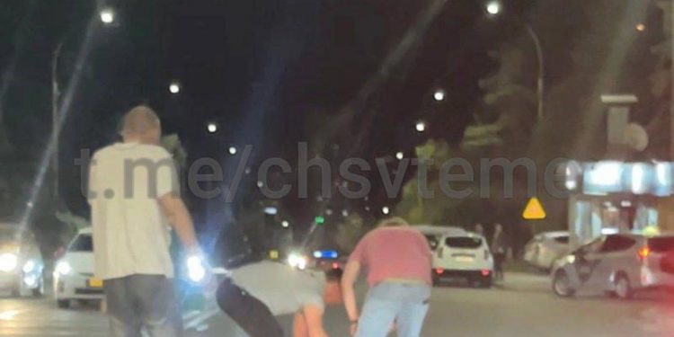 Accident și bătaie, la Botanica: O Toyota a boțit trei mașini, apoi șoferul s-a luat la pumni cu pasagerii unui BMW | FOTO