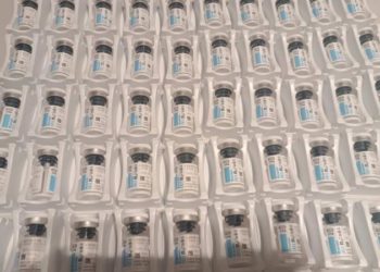 Contrabandă cu botox: Un bărbat, care venea din Erevan, avea ascunse în valiză 50 de flacoane