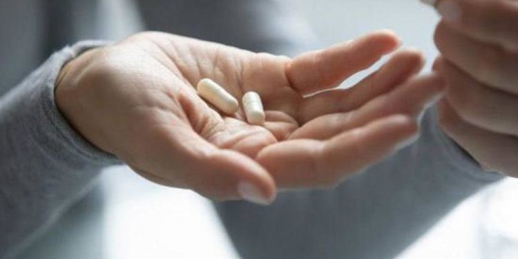 A băut trei tipuri de calmante înainte de examenul de absolvire: O adolescentă a ajuns la spital, după ce a luat medicamente ca să scape de stres