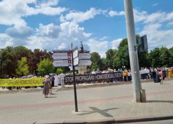 „Stop propagării homosexualității”. Protest împotriva LGBT în centrul capitalei | FOTO