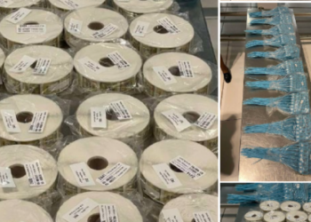 Un lot comercial de sigilii din plastic și timbre de acciz, depistate în valiza unui bărbat la Aeroport: Marfa, ridicată