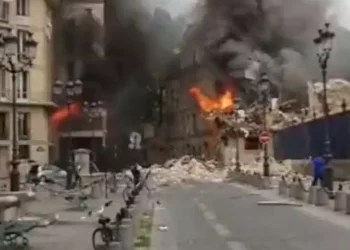 Explozie de gaz în centrul Parisului. Mai multe clădiri au fost afectate
