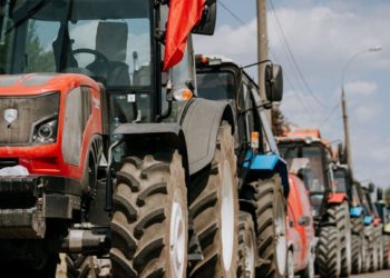 Au scos tehnica agricolă pe trasee. Fermierii din 26 de raioane ale țării au ieșit la proteste | VIDEO