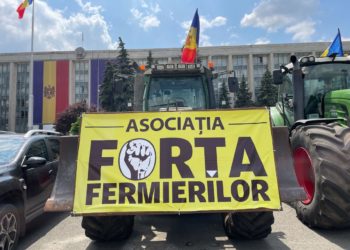 Agricultorii s-au adunat la un nou protest în centrul capitalei, intenționând să blocheze traficul. Ministrul agriculturii le-a promis soluții până deseară | VIDEO