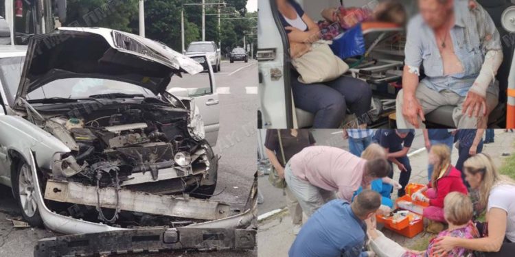 Grav accident rutier la Bender: Un microbuz de rută a trecut la roșu și s-a izbit de un automobil