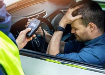 Trei șoferi beți criță, reținuți de polițiștii din Ialoveni. Bărbații riscă dosare penale