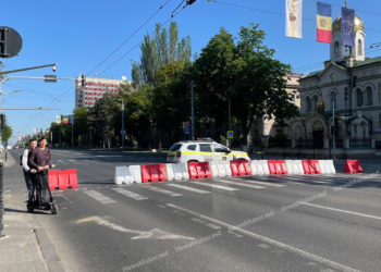 Делегации участников саммита едут в аэропорт. Трассу из Бульбоаки в Кишинев перекрыли