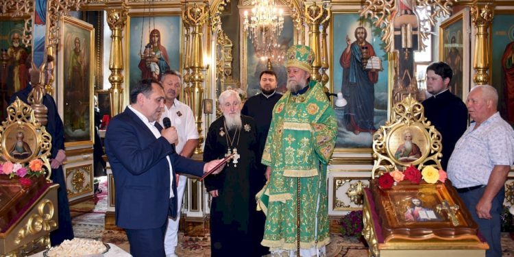 Mitropolitul Moldovei Vladimir și Preotul paroh al bisericii din Peresecina Vasile Garbuz au devenit cetățeni de onoare ai Orheiului