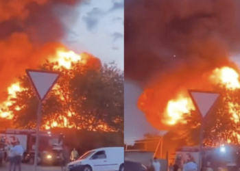 Incendiu puternic la Soroca: Un depozit cu tractoare și utilaje, distrus în proporție de 60 la sută. Detaliile oferite de IGSU | VIDEO