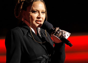 Madonna a fost internată la terapie intensivă din cauza unei infecții. Vedeta și-a amânat turneul mondial