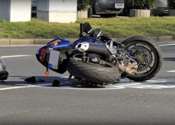 Grav accident la Ceadîr-Lunga: Un motociclist beat a ajuns într-un pilon. Bărbatul a decedat la spital
