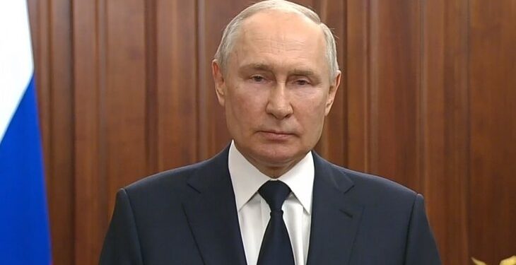 Путин выступил с обращением к нации. Он призвал бойцов ЧВК Вагнера заключить контракт с Минобороны, вернуться домой или уйти в Беларусь