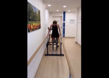 Noi progese înregistrate de Marcela Paladi, tânăra care a rămas fără picioare: Aceasta învață să meargă cu noile proteze | VIDEO