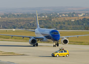 Spațiul aerian al Moldovei rămâne temporar închis pentru avioanele civile. Când vor fi permise zborurile
