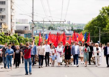Manifestație de amploare în Capitală. Cetățenii, alături de deputații și activiștii Partidului «ŞOR», s-au împotrivit inițiativei PAS de a redenumi Ziua Victoriei | VIDEO
