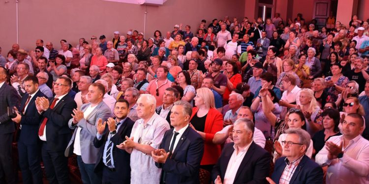 Start colectării semnăturilor în susținerea organizării unui referendum consultativ republican. Adunarea cetățenilor a decis instituirea unui grup de inițiativă în acest sens | VIDEO