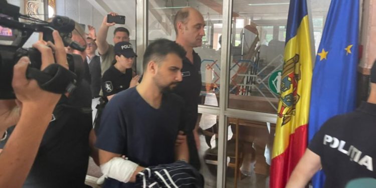 Finalitate în dosarul străinului care și-a aruncat peste geam bebelușul de numai 3 luni: Va face 17 ani de pușcărie, apoi va fi expulzat | VIDEO