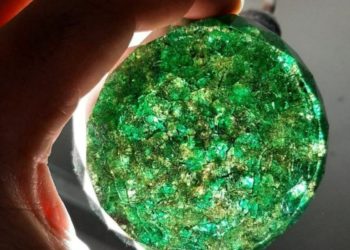 Experții confirmă: Piatra prețioasă ridicată de la un membru al organizației „Patron” este una autentică | VIDEO