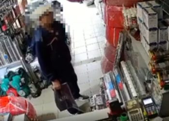 La 65 de ani, cu titlu de recidivist. Poliția oferă detalii despre bărbatul reținut pentru furt la o piață din Chișinău | VIDEO