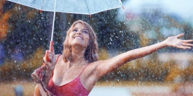 Грозовые дожди и долгожданная прохлада: прогноз погоды на воскресенье