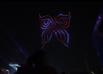 Spectacol de drone şi lasere în România: Zeci de mii de oameni au asistat la eveniment