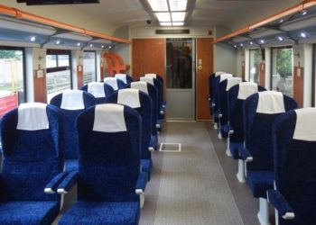 Marfă de sute de mii lei, depistată de vameși în podul unui vagon din trenul Iași-Chișinău