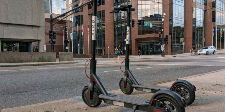 Trotinetele electrice, un pericol pe drumurile publice. Cum trebuie conduse