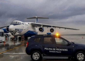 Voia cu orice preț să ajungă în Moldova. Noi detalii despre străinul care a sărit de pe trapa avionului, după ce i-a fost interzisă intrarea în țară | VIDEO