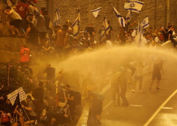 Протесты в Израиле: Полиция применила водометы для разгона митингующих