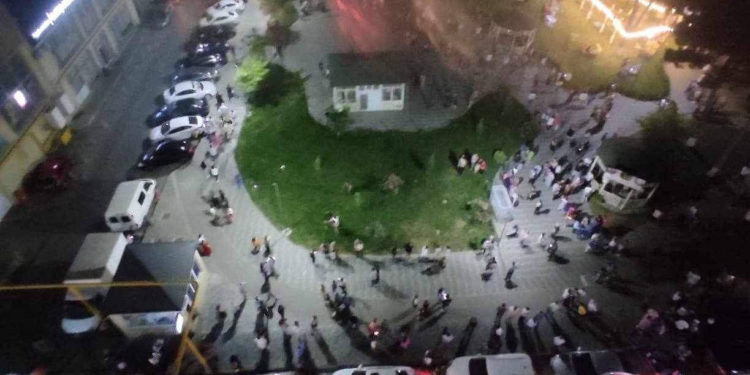 В Азейбарджане произошло мощное землетрясение: люди всю ночь провели на улице