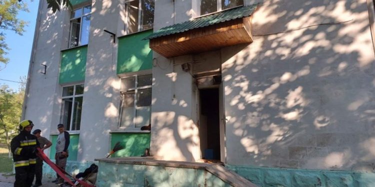 В 3-этажном блоке Онкоинститута вспыхнул пожар