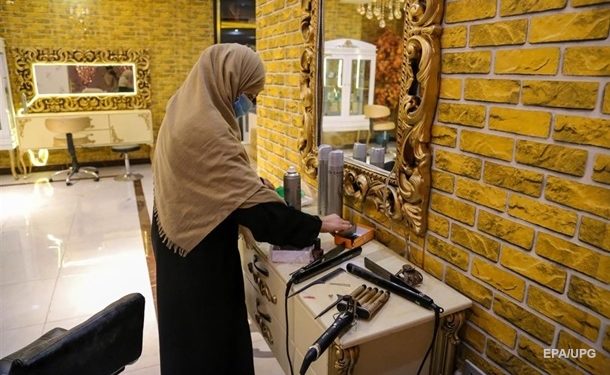 Талибы приказали закрыть в Афганистане все салоны красоты