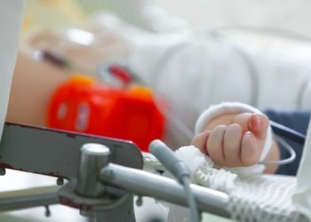 В Кицканах годовалый ребенок опрокинул на себя чайник с кипятком