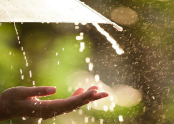 В Молдове предупредили о ливнях с грозами и градом | VIDEO