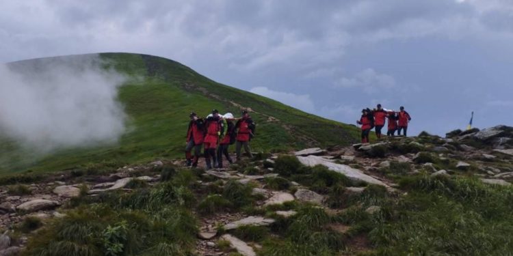 В украинских Карпатах во время восхождения на гору от удара молнией погибли мужчина и 11-летний ребенок
