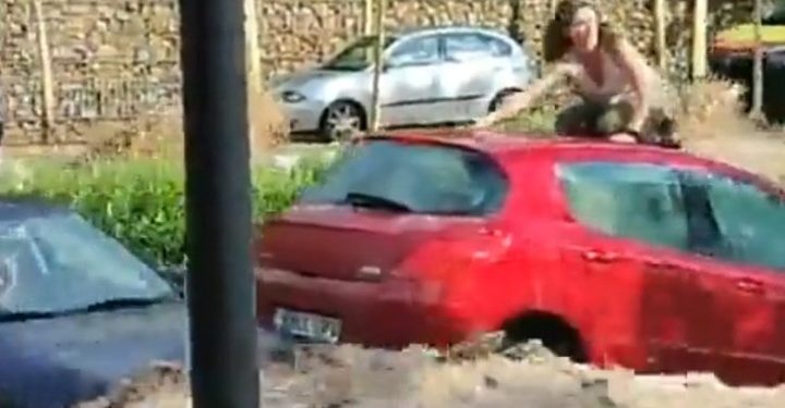 Ливни затопили испанскую Сарагосу: Горожанам приходилось хвататься за деревья, чтобы не быть унесенными водой