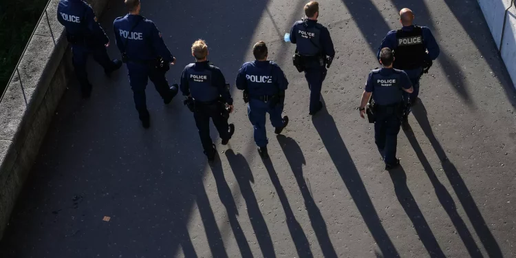 Массовые беспорядки во Франции перекинулись на Швейцарию