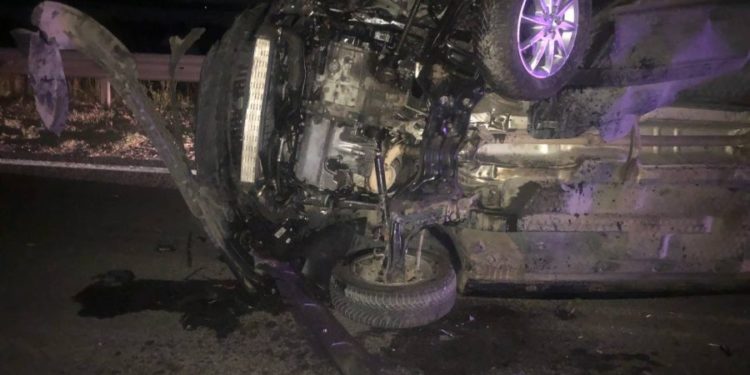 Un automobil s-a răsturnat lângă satul Nimoreni, Ialoveni. Doi oameni, grav răniți