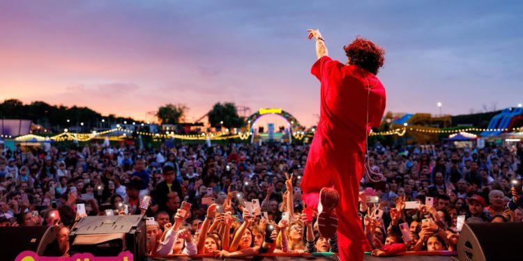 Concert de excepție la OrheiLand: Peste 20.000 de oameni au venit să admire prestația lui Amirchik. O surpriză deosebită a fost înghețata gratuită | VIDEO