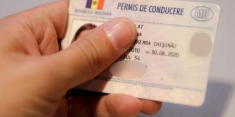 Vindea permise și cumpăra influență: Un bărbat va sta 3 ani la pușcărie, după ce a „facilitat” eliberarea actelor contra a 700 de euro