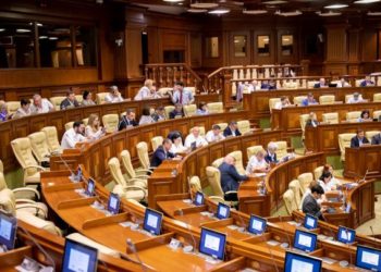 Instituirea Centrului pentru Comunicare Strategică și Combaterea Dezinformării, votat în prima lectură, de 56 de deputați PAS | VIDEO