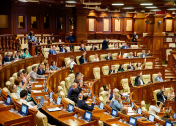 Deputații PAS au votat pentru extinderea șirului acțiunilor care reprezintă amenințări la adresa securității statului. Ce s-a inclus în listă | VIDEO