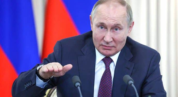 Vladimir Putin afirmă că Rusia are „stocuri suficiente” de bombe cu dispersie şi le va folosi dacă va fi necesar